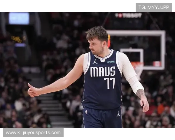 东契奇连续突破上篮，独行侠在第四节完成翻盘