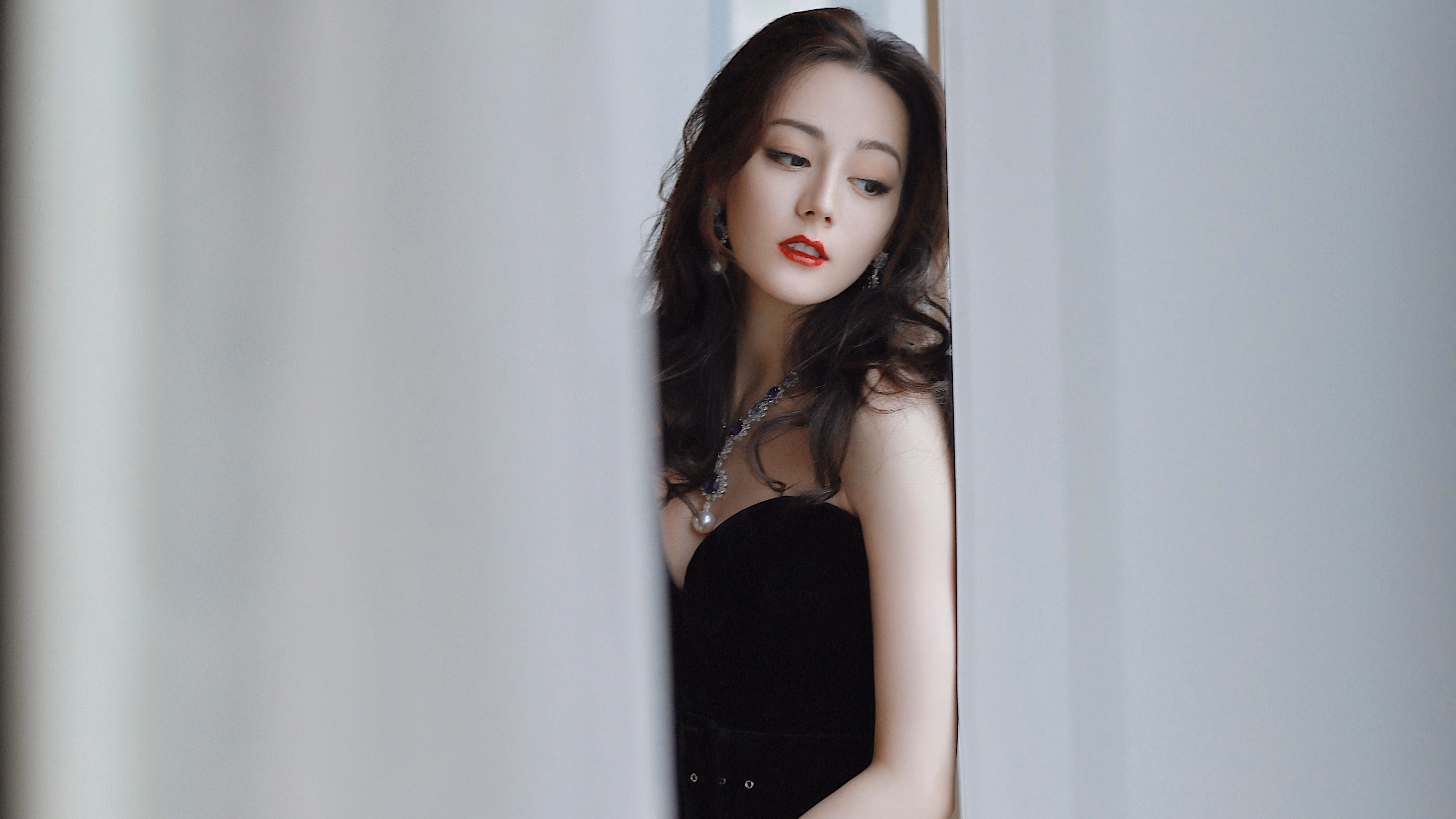 地方球队文化建设深入球员自发组织社区公益篮球赛，篮球公益活动宣传